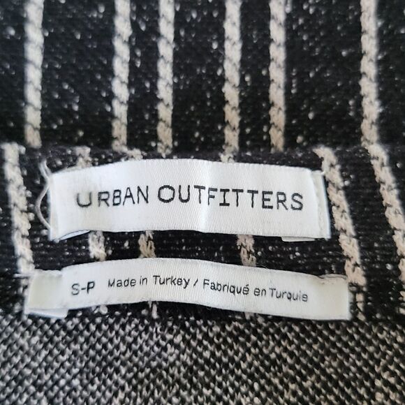 Urban Outfitters Black and White Striped Skirt - Size Small - Picture 4 of 11